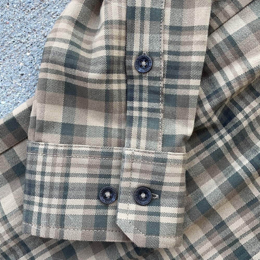 Cabela’s Button Down Top - Picture 4 of 5